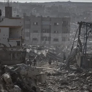 غزة: شهداء أطفال بقصف مدرسة إيواء ولازاريني يحذر من أزمة غذاء حادة