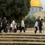 مستوطنون يقتحمون الأقصى وتهجير 13 تجمعا بدويا بالضفة