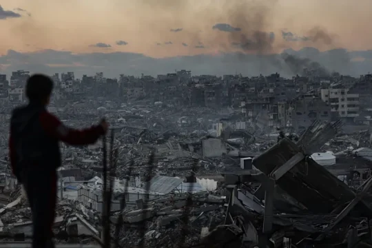 8 دول عربية وإسلامية تؤكد التزامها بخطة ترامب وتطالب بالضغط على "إسرائيل"