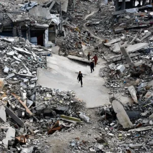 3 شهداء بينهم طفلة بنيران الاحتلال في غزة