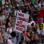 آلاف يتظاهرون في سيدني وملبورن بأستراليا احتجاجًا على زيارة هرتسوغ للبلاد