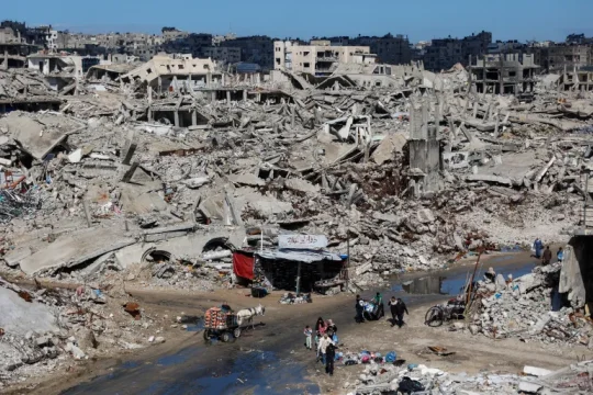 شهيد في خان يونس والاحتلال يستعد لاحتمال تجدد القتال بغزة