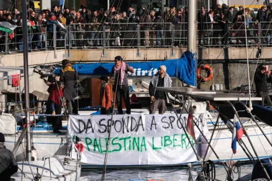 حماس تثمّن إضراب عمال موانئ في دول متوسطية رفضا لشحن السلاح إلى إسرائيل