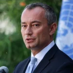 نيكولاي ملادينوف يتبنى الموقف الإسرائيلي: "البداية في نزع سلاح غزة"